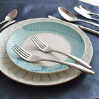 Stainless Steel Silverware Set, 16-Piece Flatware Cutlery Set for 4, Durable Black Handle Knife, Fork & Spoon, 304 Stainless Steel, Perfect for Dining & Entertaining
