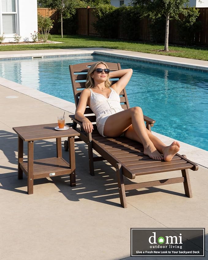 Domi Outdoor Chaise Lounge Chair with Table, HDPE Outdoor Lounge Chair with Reclining Backrest, Patio Chaise Lounger for Poolside, Outside Sunbathing Tanning, Brown