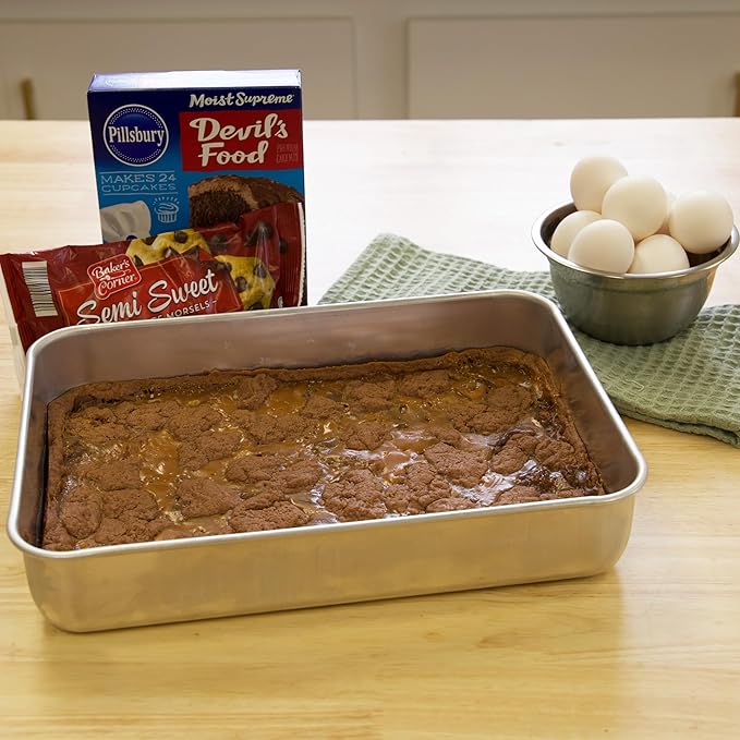 NESCO American Flag Cake Pan Bundle, USA Made, 2 Lids, Aluminum Baking Pan for Patriotic Holidays, Family Gatherings, Events, Roasting, Broiling, Camping, BBQs, and 4th of July Celebrations