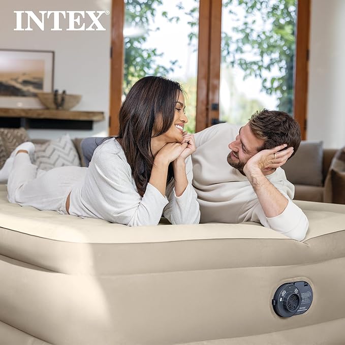 Intex Dura-Beam Deluxe Ultra Plush Air Mattress : Fiber-Tech – Built-in Electric Pump – 18in Bed Height – 300lb Weight Capacity – Twin Size