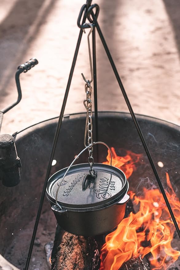 Stansport Pre-Seasoned Cast Iron Dutch Oven