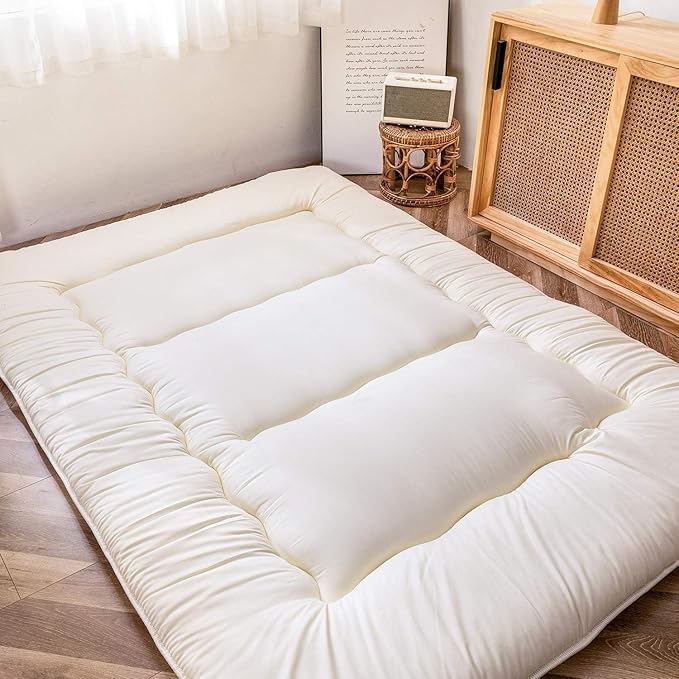 MAXYOYO Japanese Floor Futon Queen Size, Thicken Tatami Mat Sleeping Pad Foldable Roll Up Mattress Trifold Pad Guest Bed, Off White